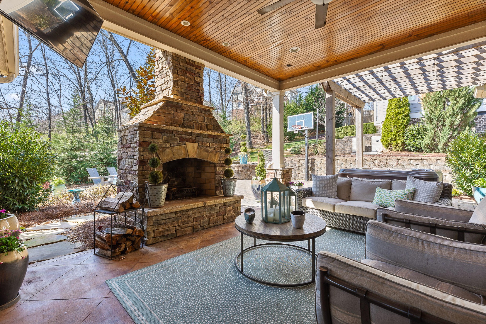 1024 E Dallas Road Property Photo