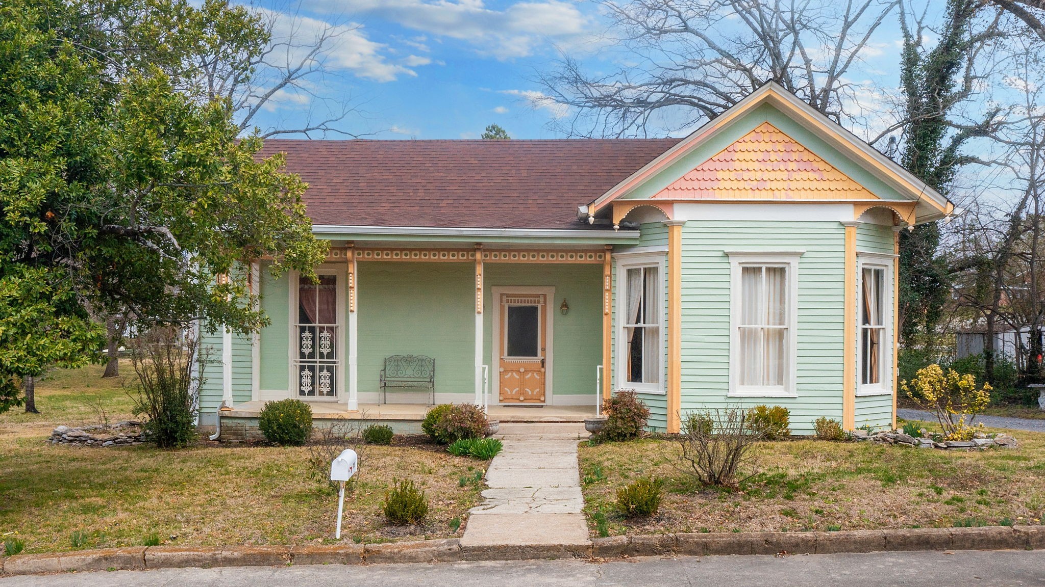 709 Belmont Ave Property Photo