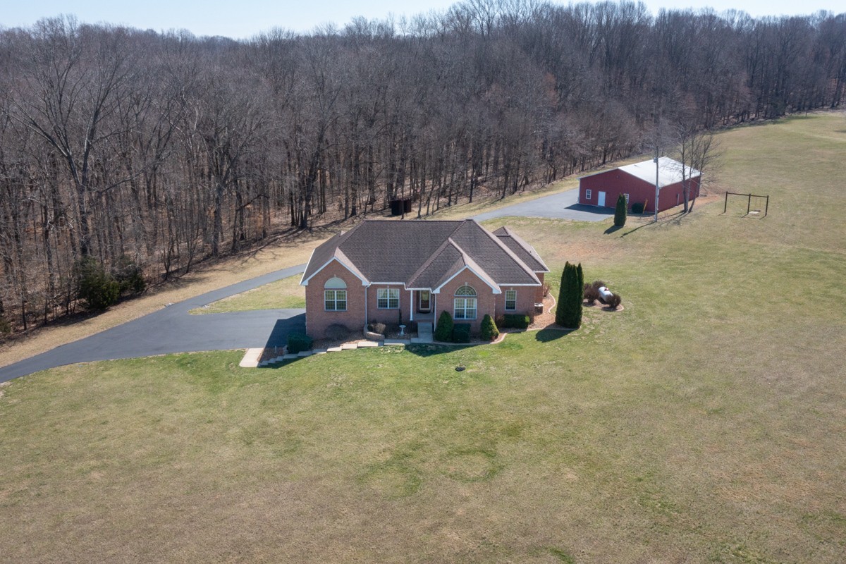 3991 Glen Raven Rd Property Photo 1