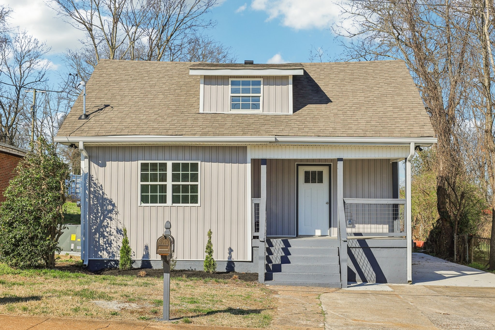 1709 21st Ave, N Property Photo 1