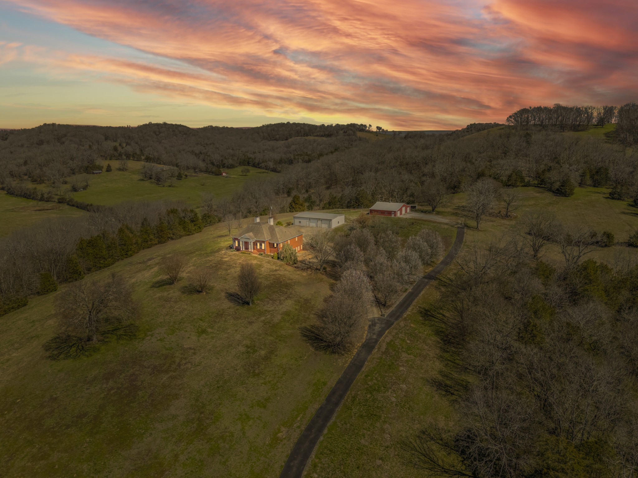 954 Molino Rd Property Photo