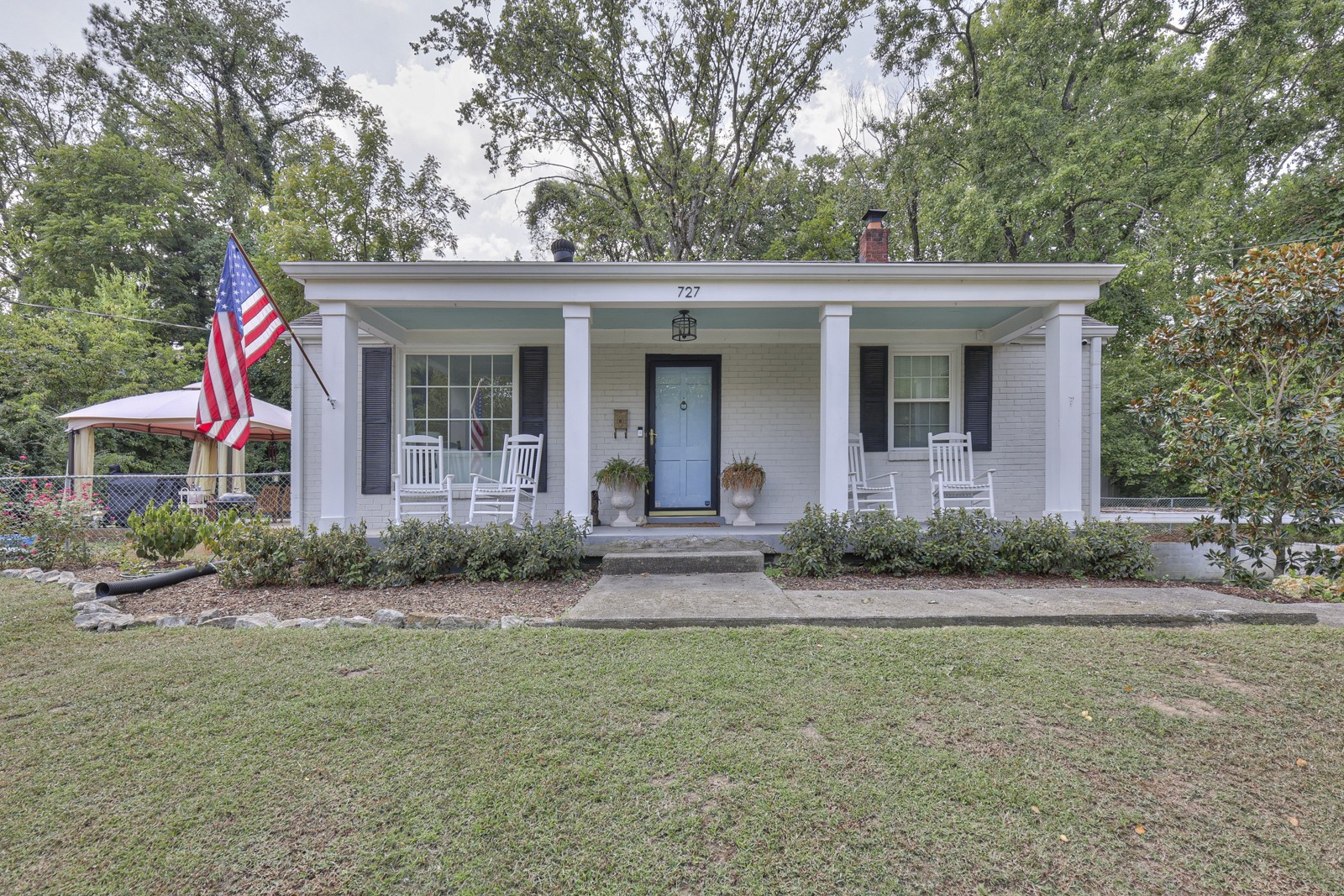 727 Woodmere Dr Property Photo