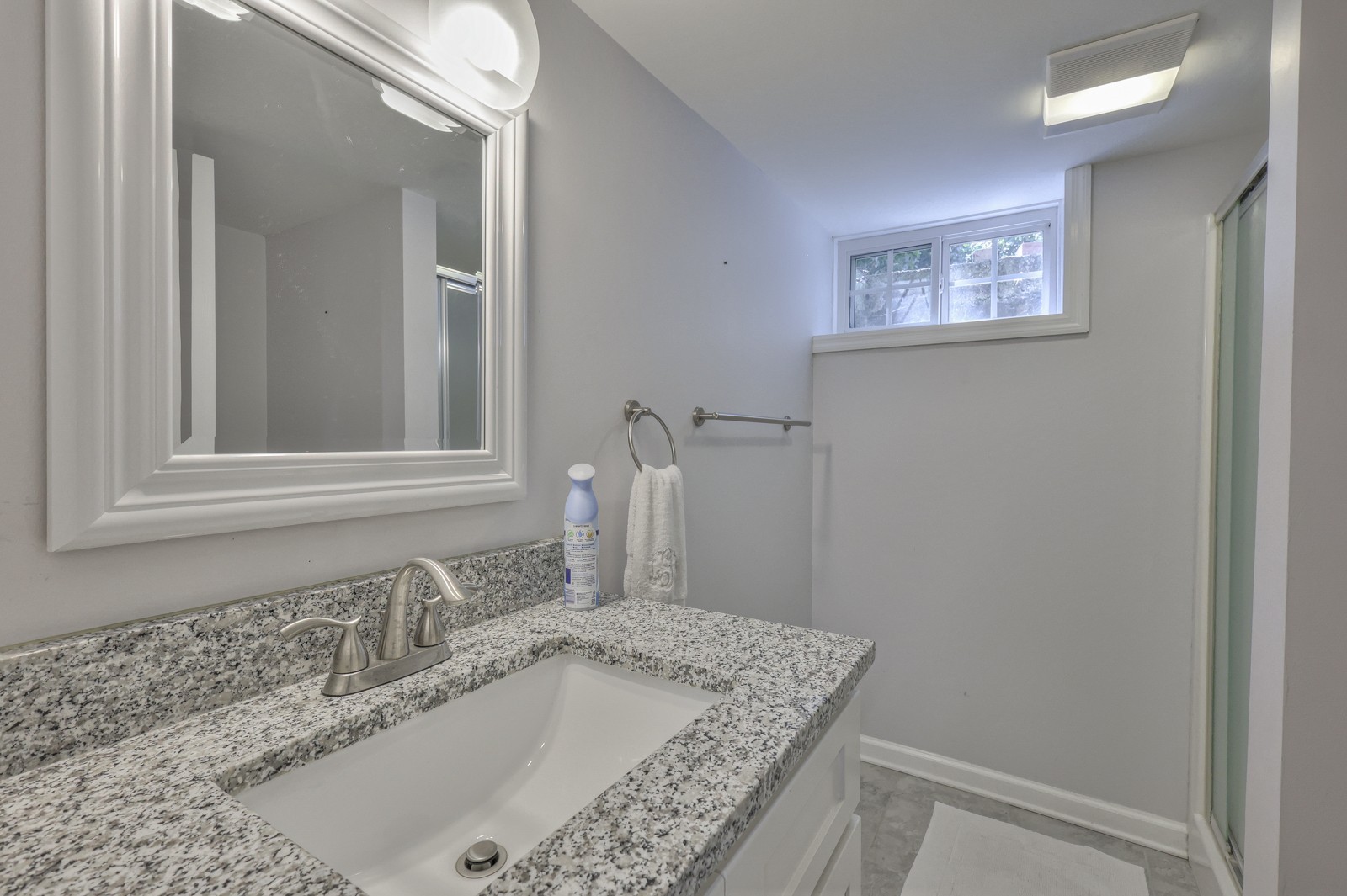 727 Woodmere Dr Property Photo 32