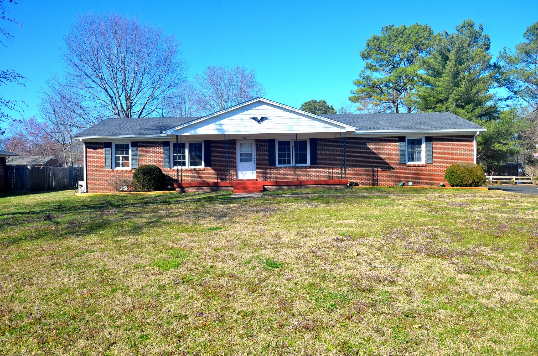960 Midway St Property Photo 1