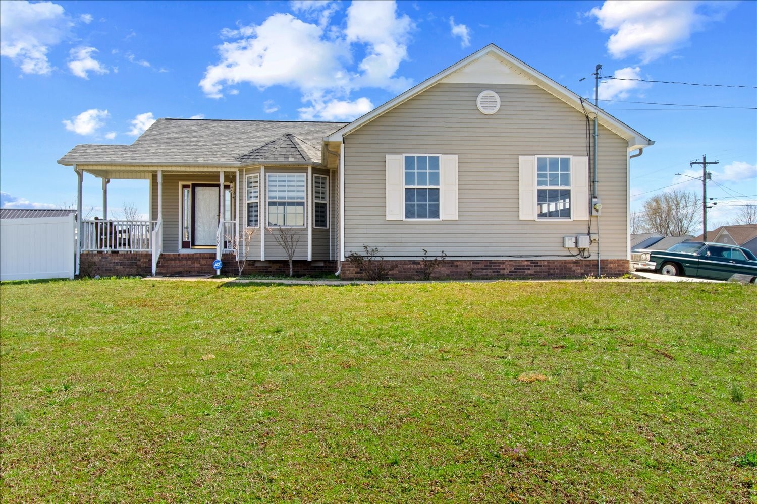 1600 Joel Dr Property Photo 1