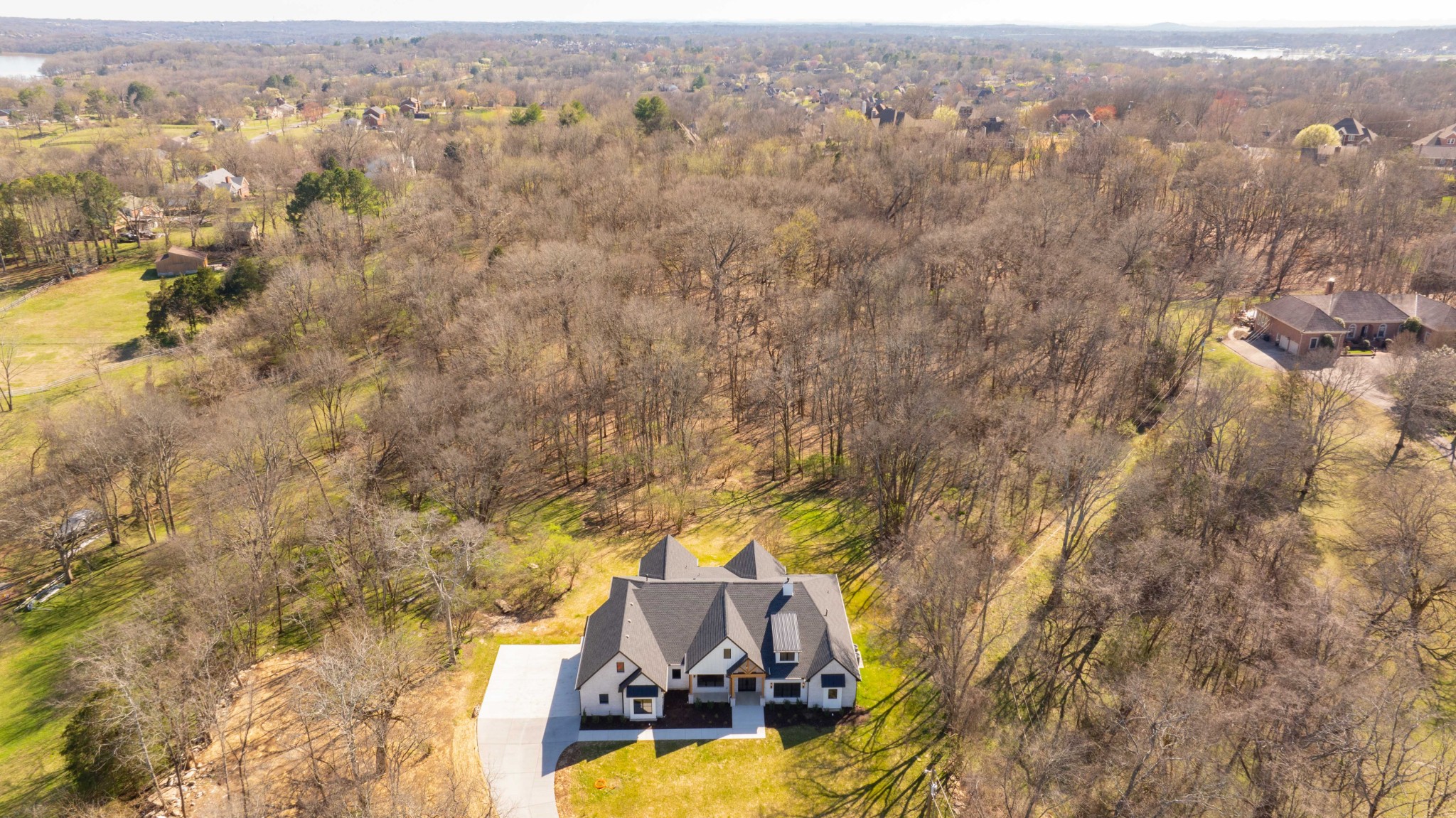 542 Cumberland Hills Dr Property Photo 4