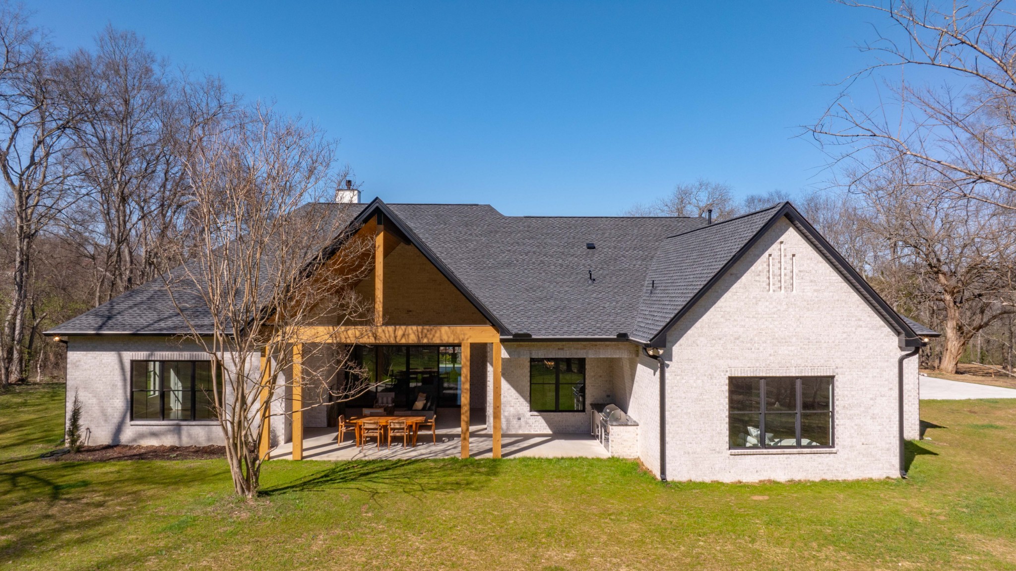 542 Cumberland Hills Dr Property Photo 5