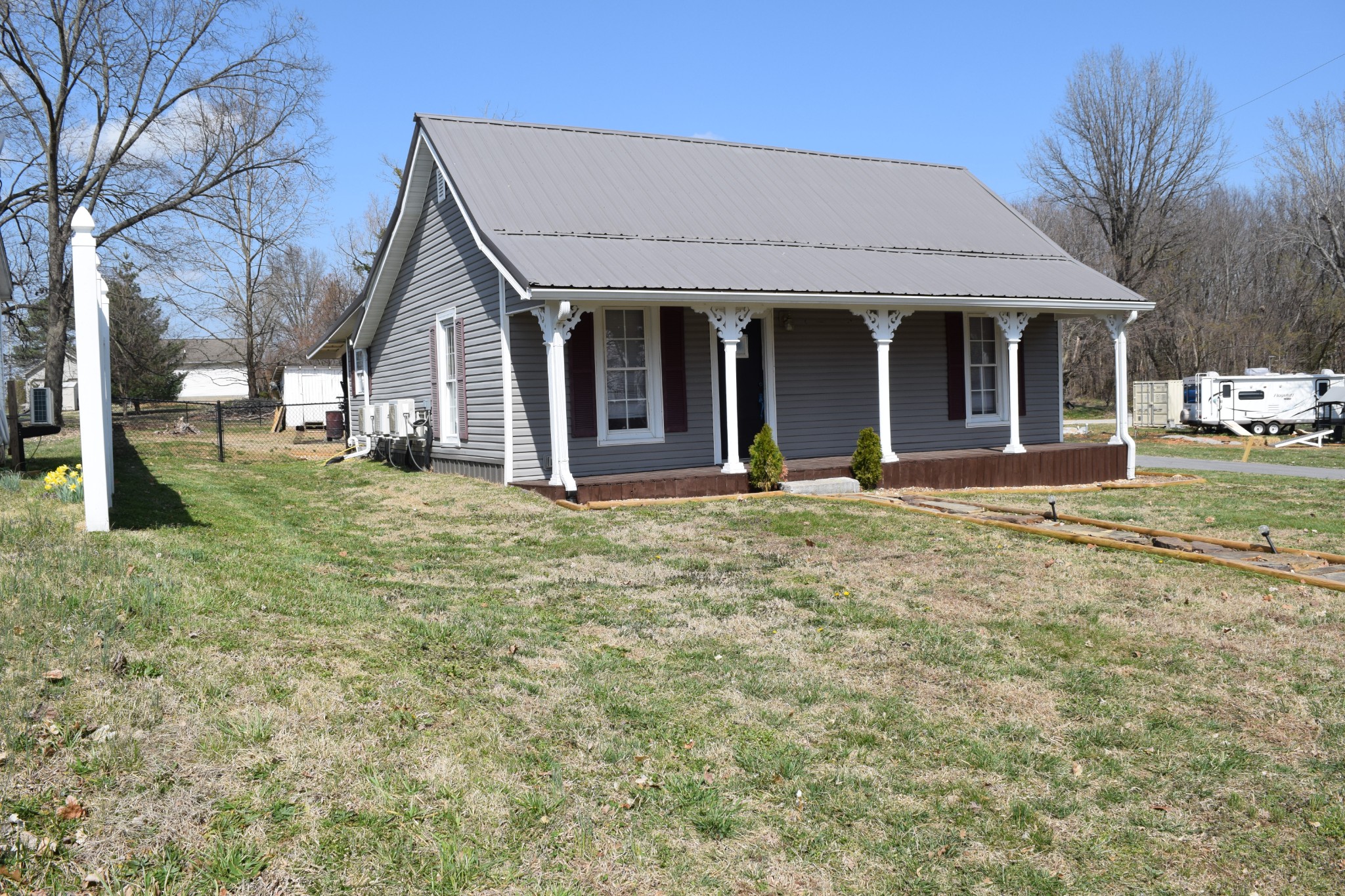 125 E Main St Property Photo