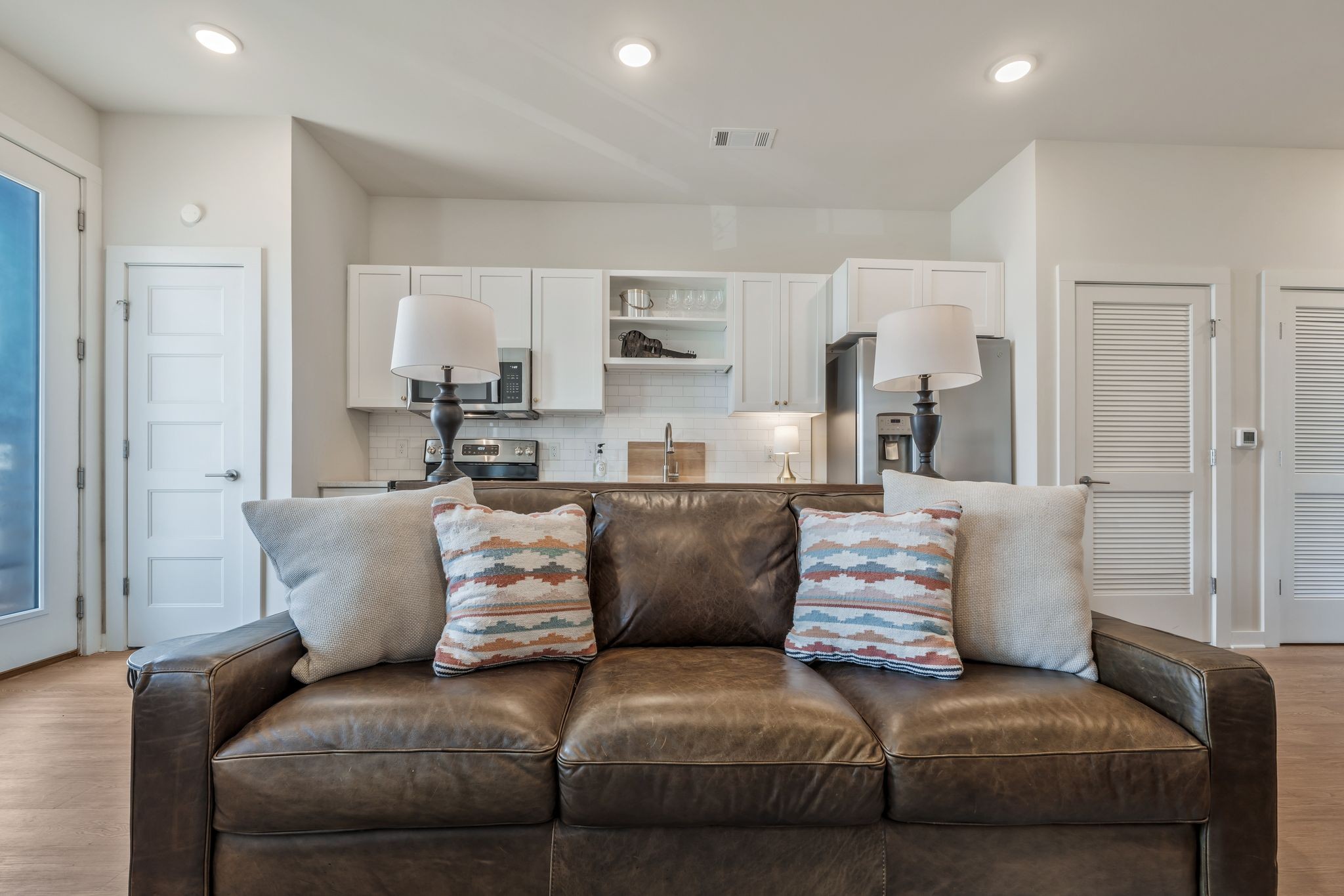 600 E Trinity Ln Property Photo 6