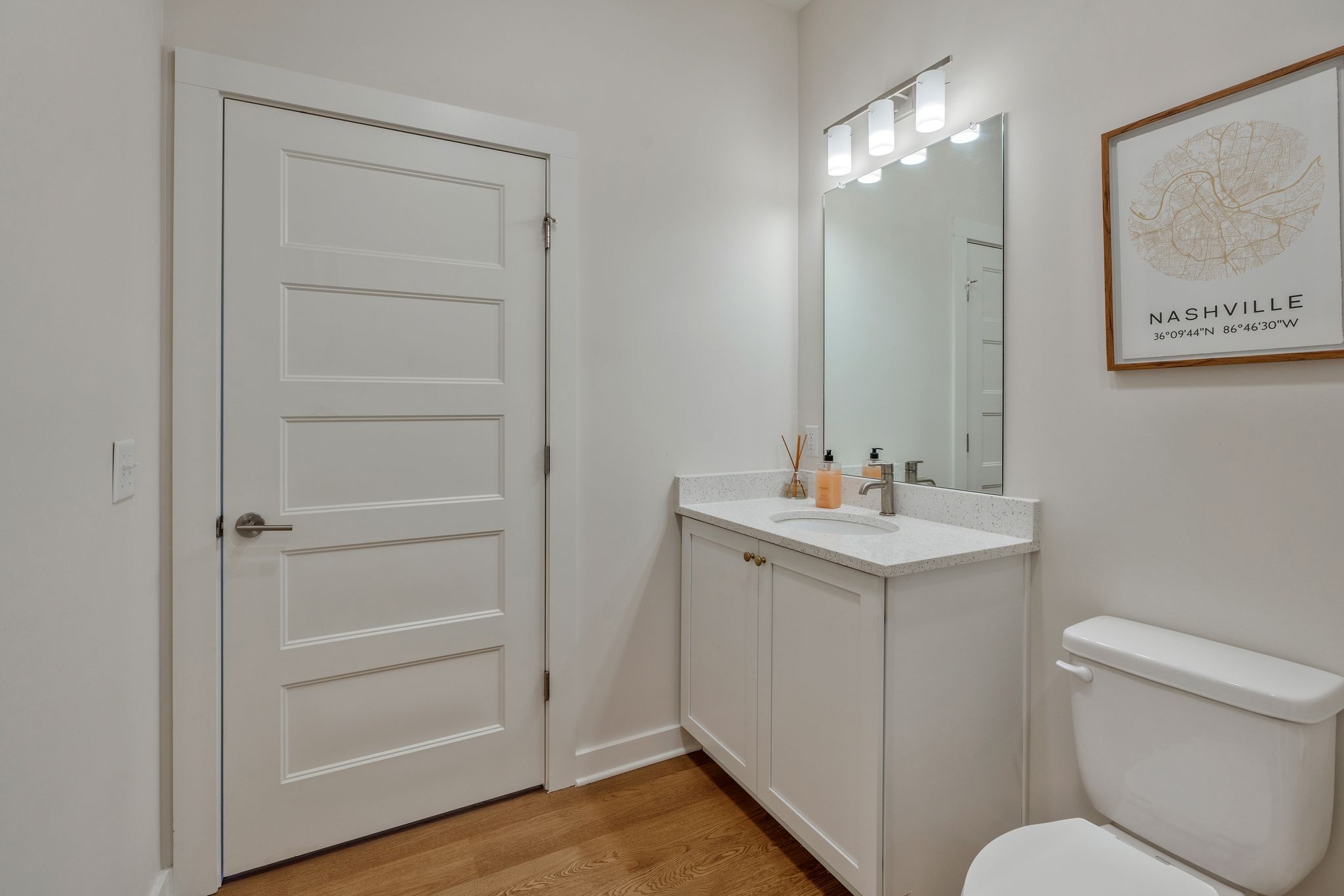 600 E Trinity Ln Property Photo 9