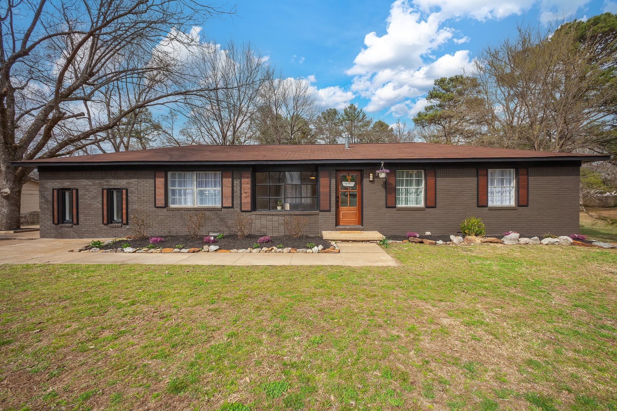 604 Mary Ann St Property Photo