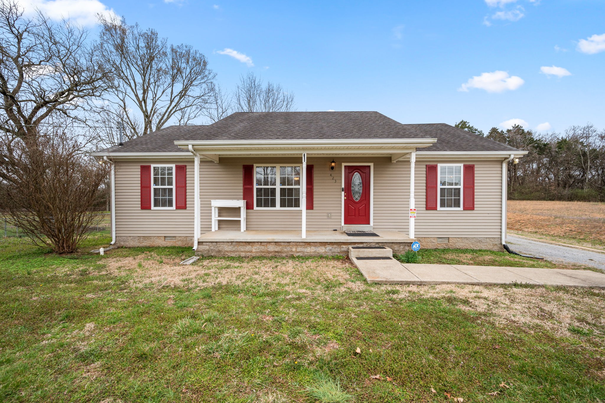 423 Sondra Dr Property Photo 1
