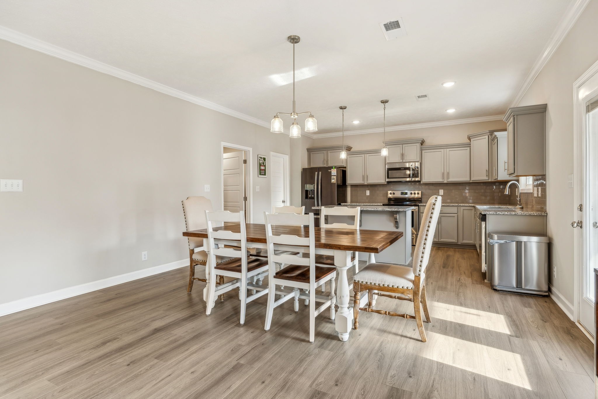 1025 Brightwood Ct Property Photo 8