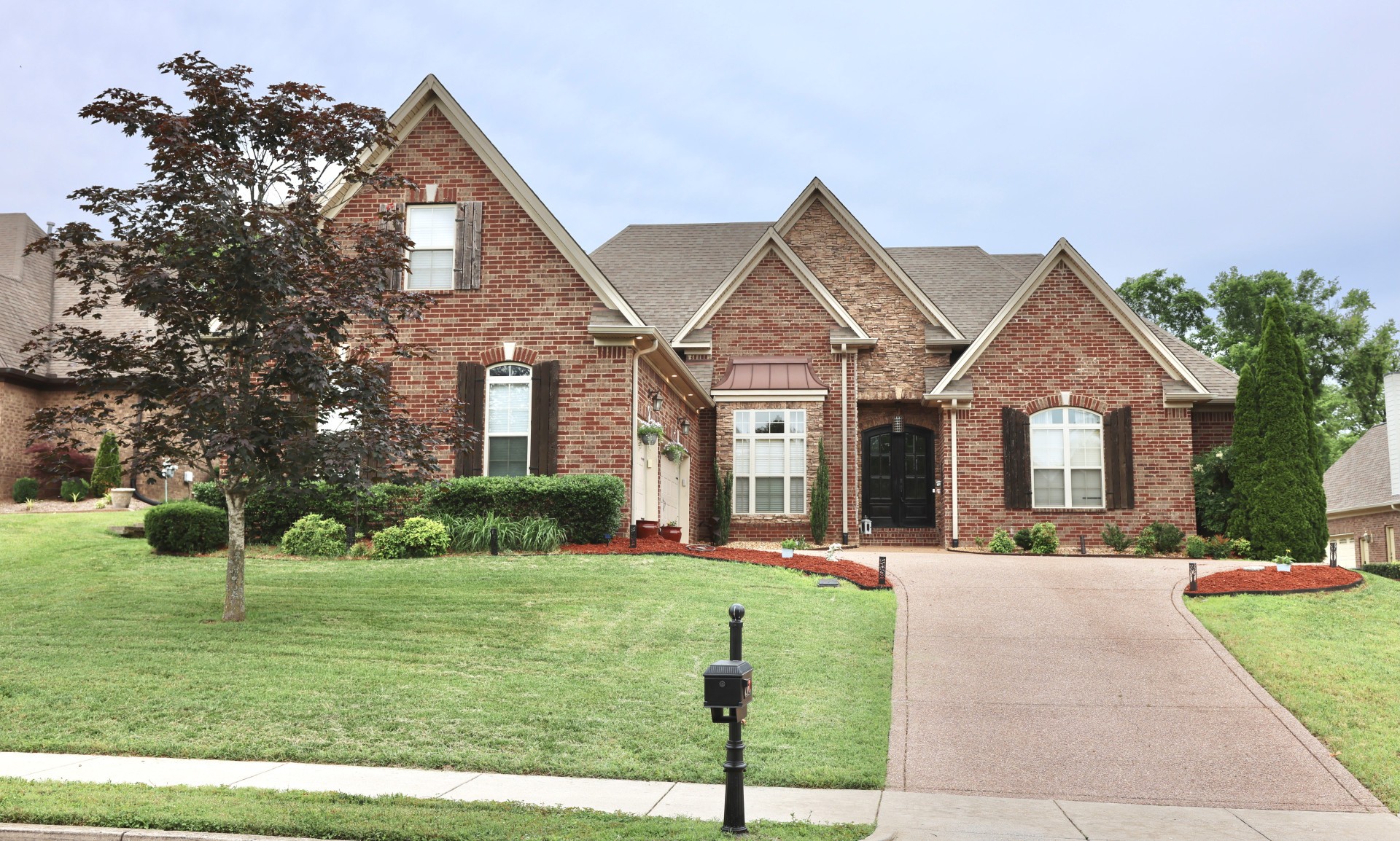 2176 Gorden Xing Property Photo 1