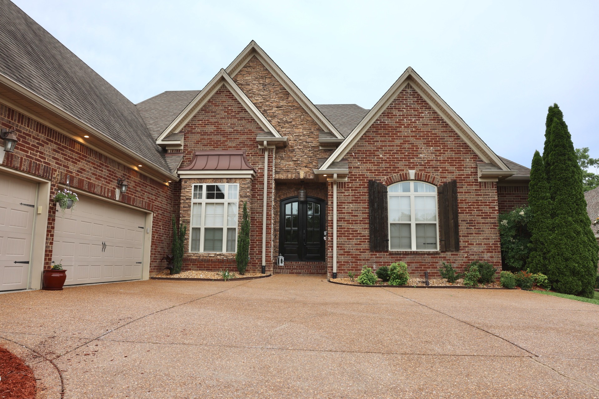 2176 Gorden Xing Property Photo 3