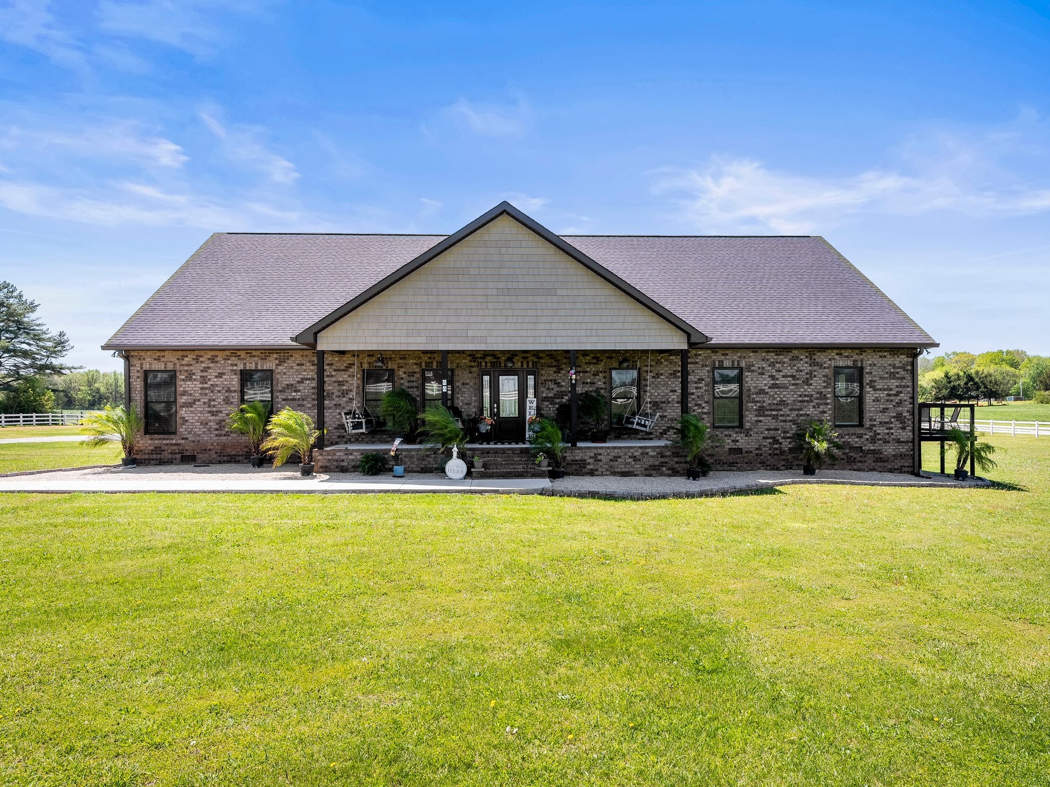 60 Peachtree Ln Property Photo