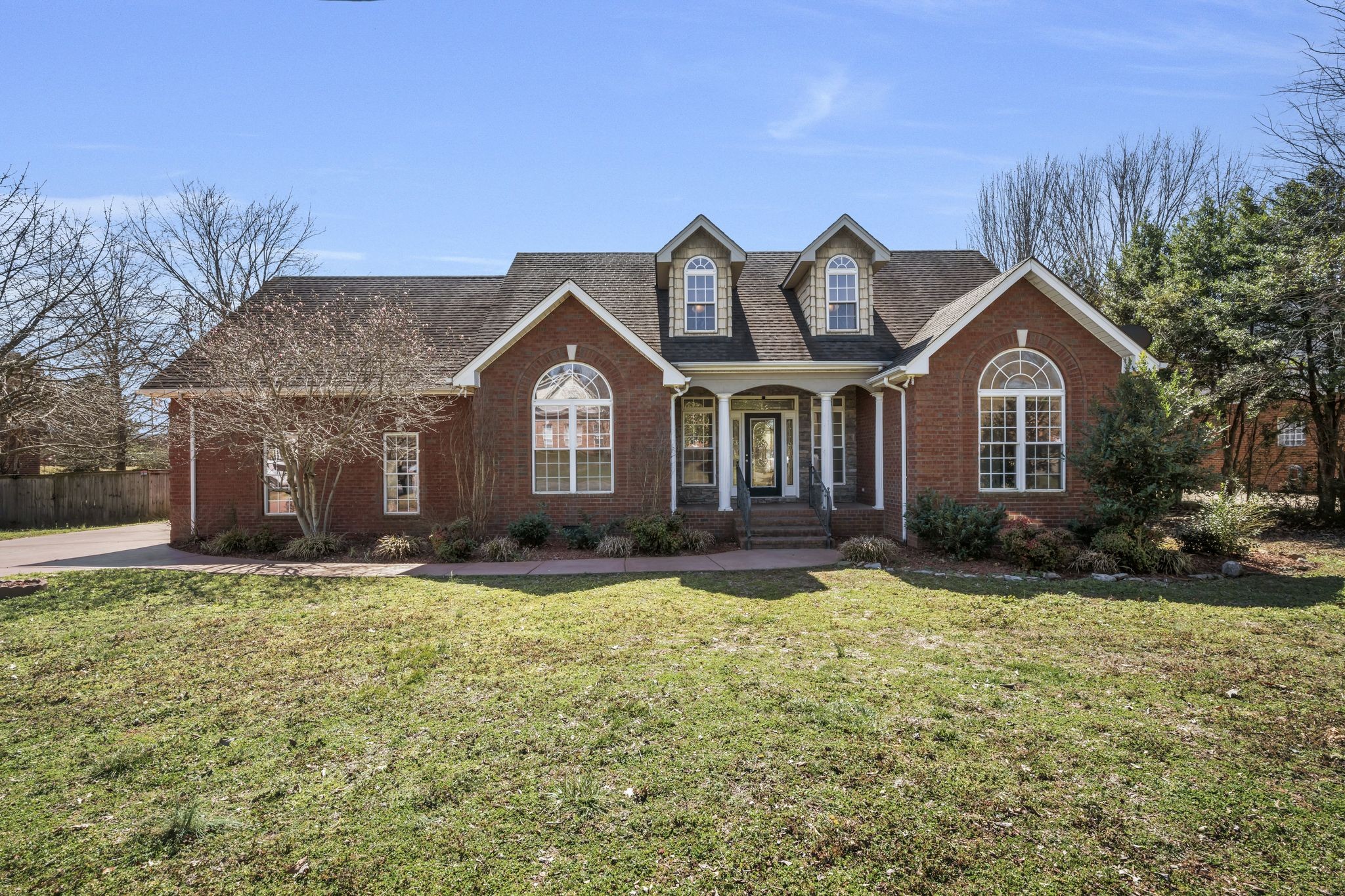 1626 Earl Ct Property Photo 1