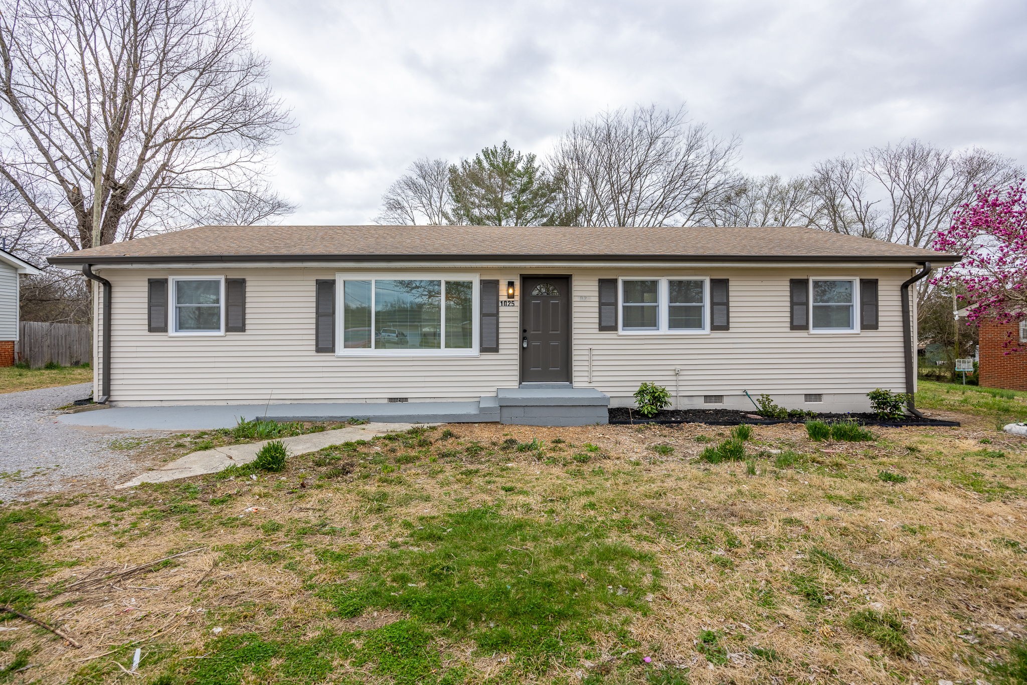 1025 Old Hunters Point Pike Property Photo 1
