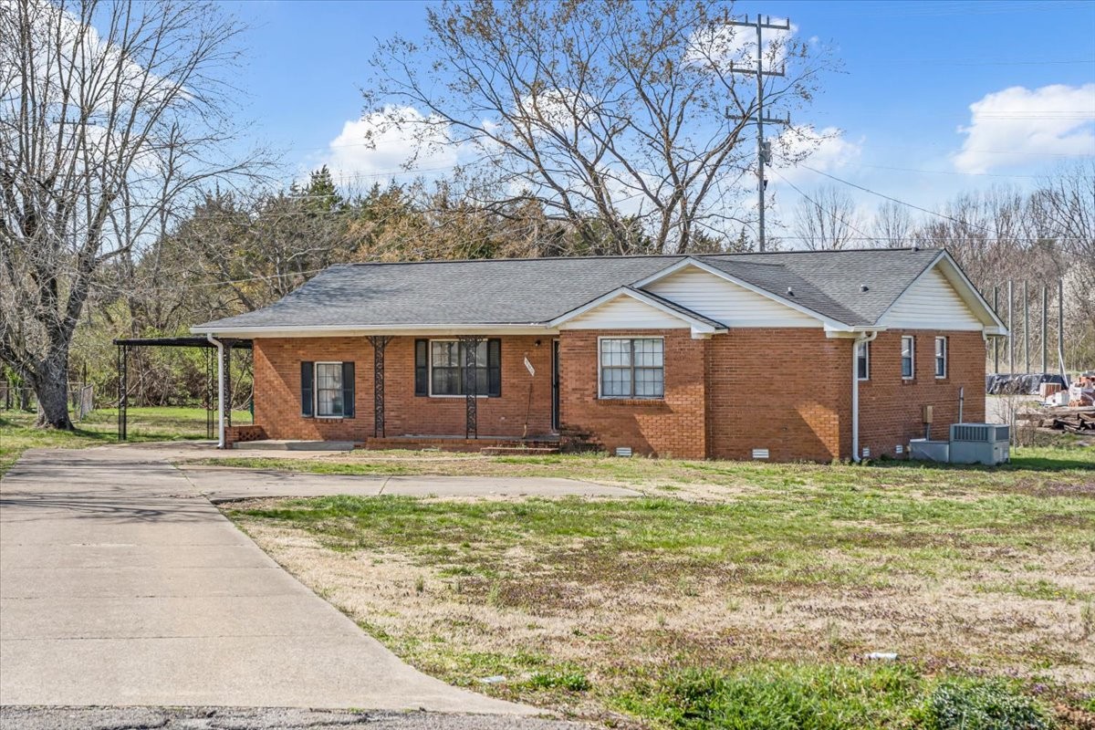 960 5th Ave, N Property Photo 1