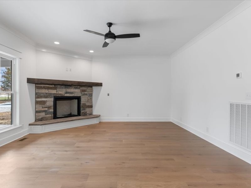 3909 Delzotto Dr Property Photo 6