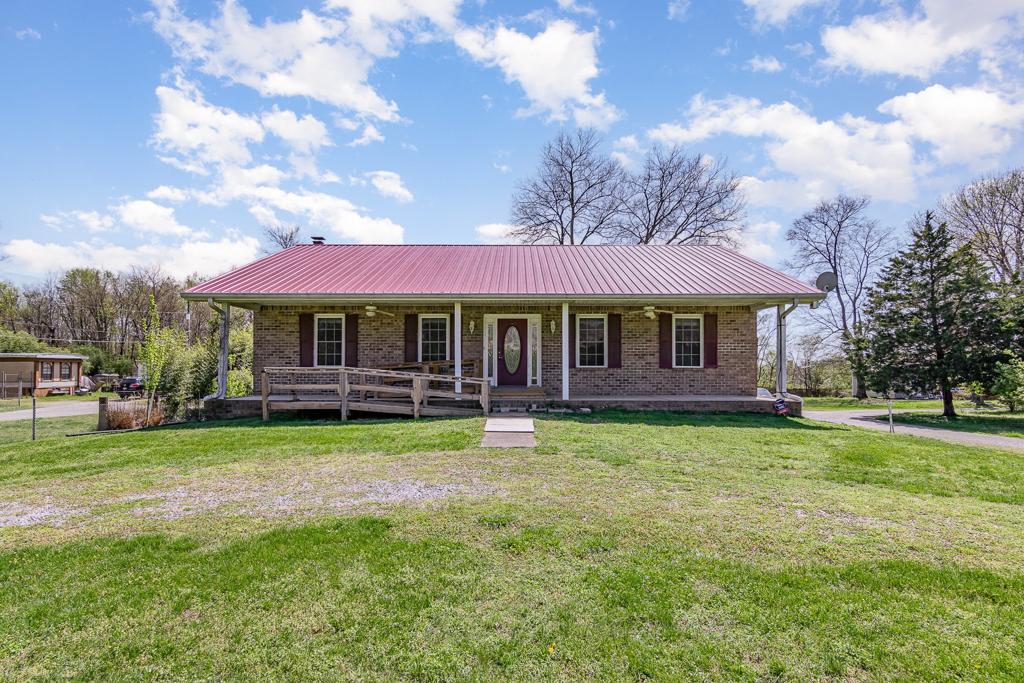 2575 Whitfield Road Property Photo 1