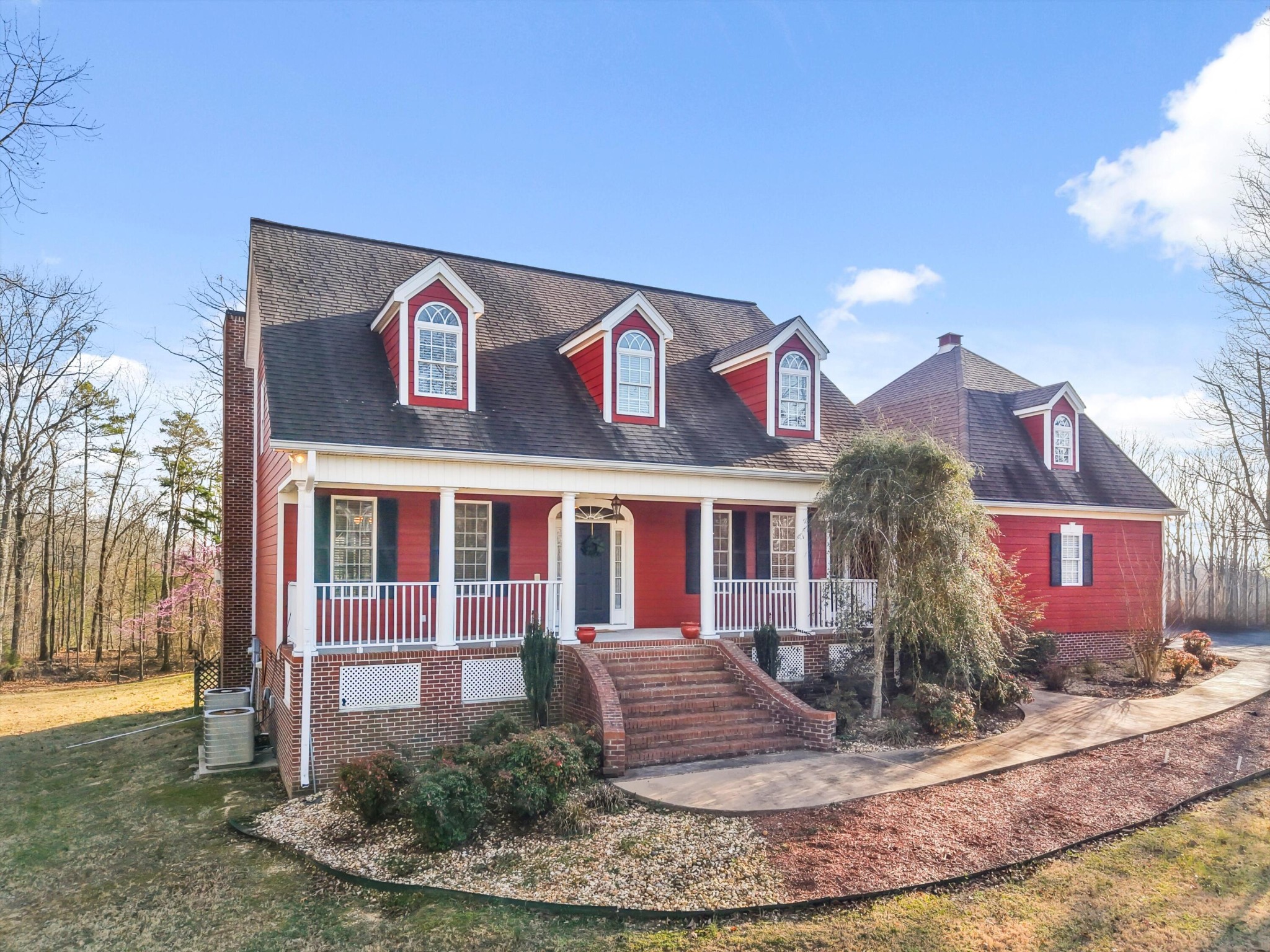Summerville Real Estate Listings Main Image