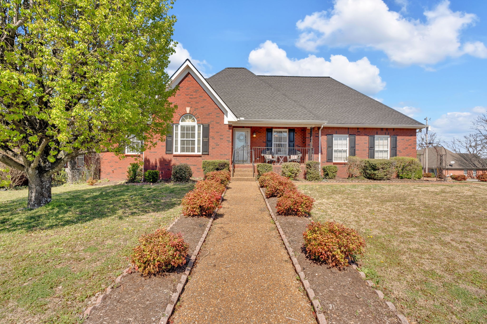 208 Parrish Pl Property Photo