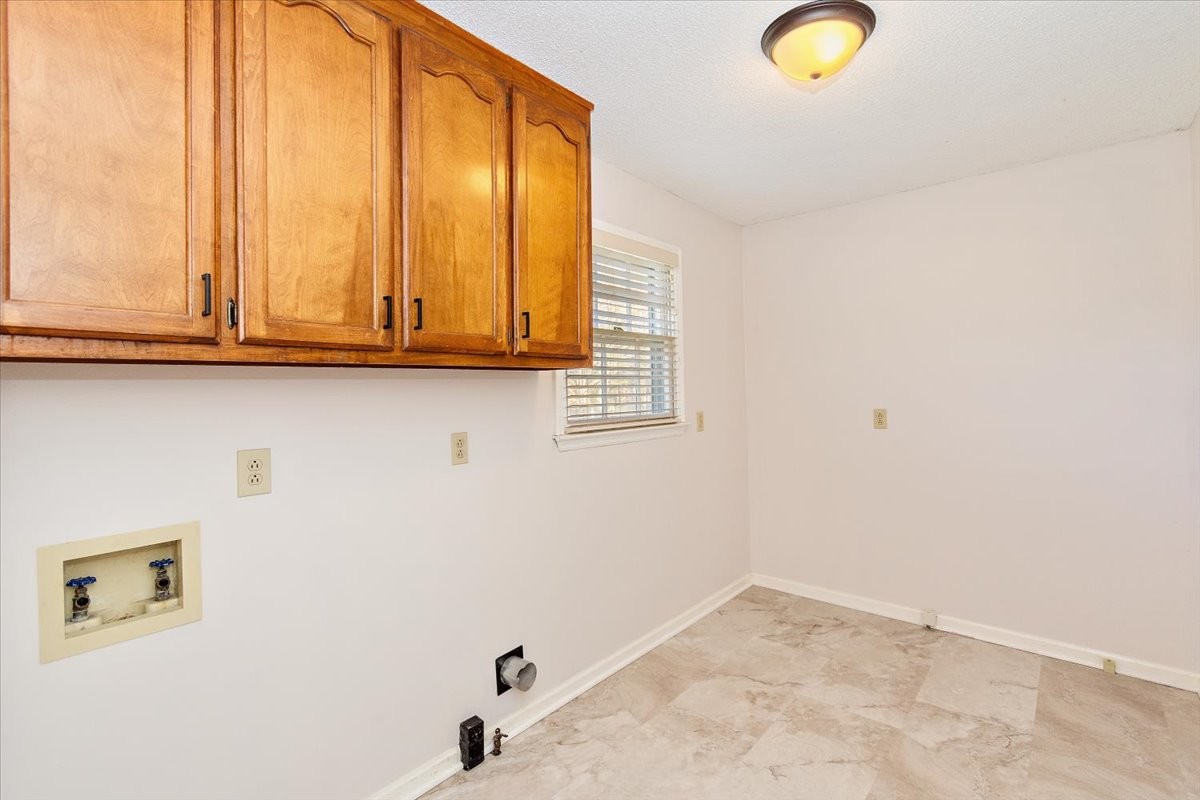 3950 Country Park Ln Property Photo 18