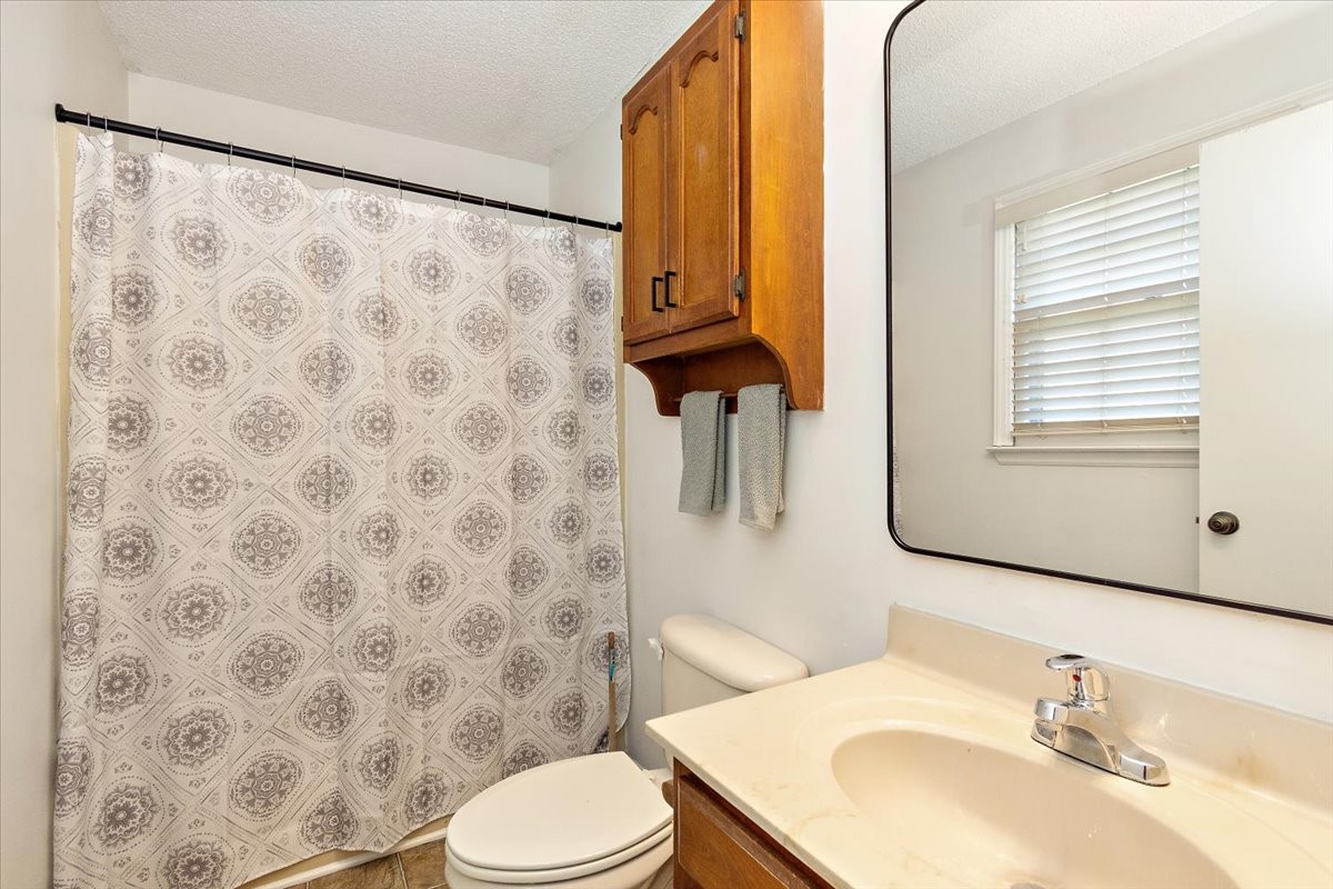 3950 Country Park Ln Property Photo 28