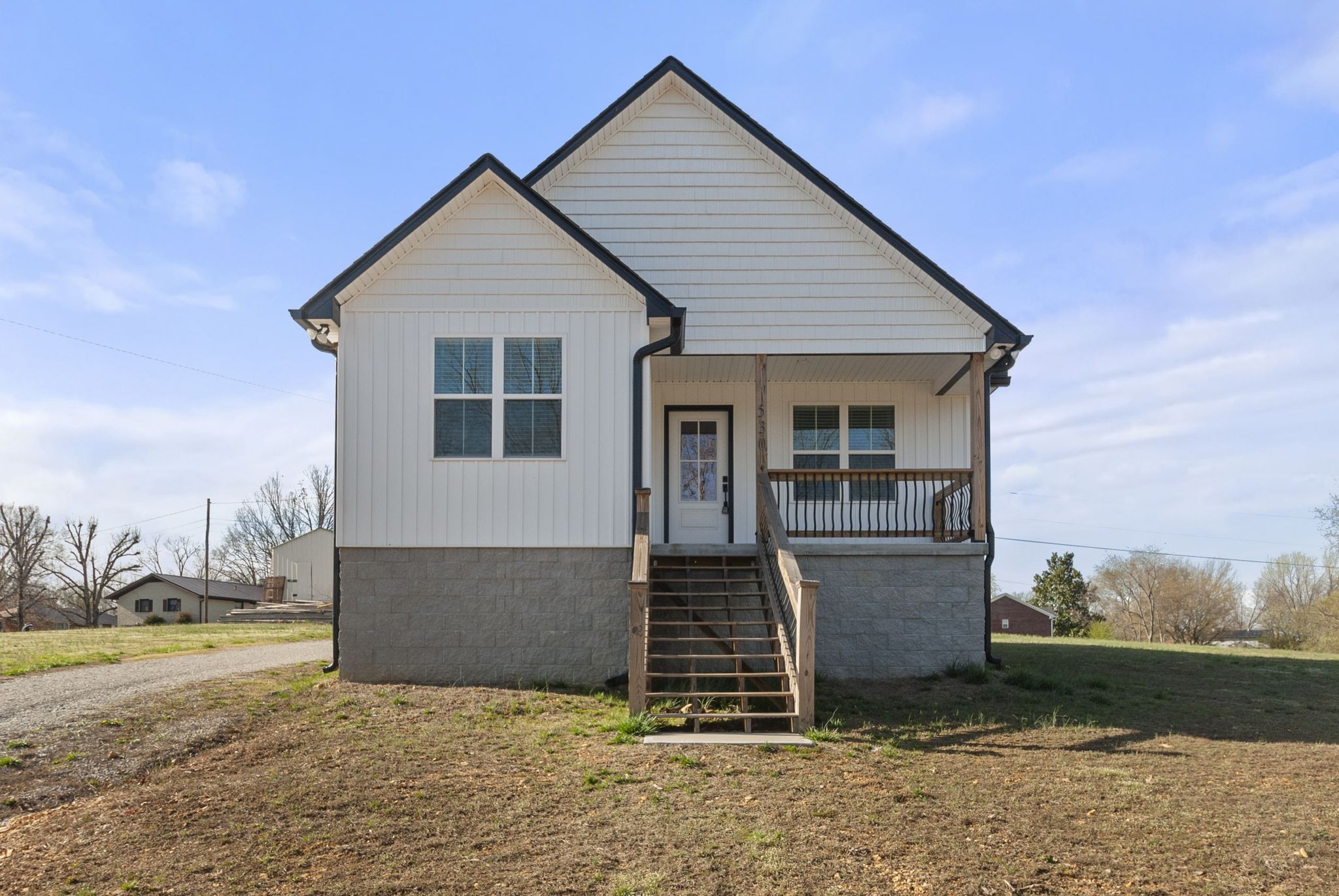 530 S Oak St Property Photo 1