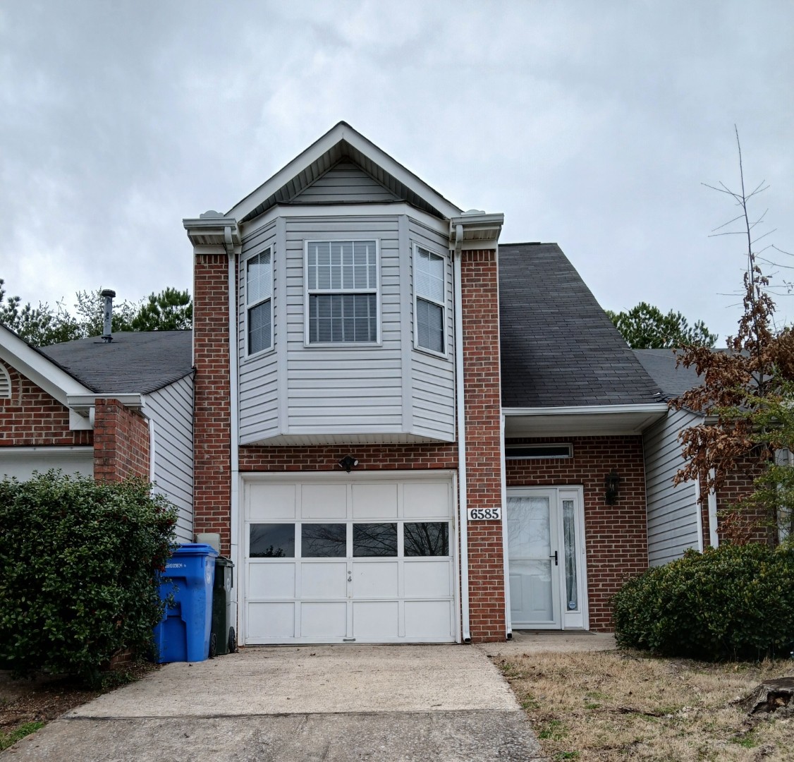 6585 Hickory Trace Cir Property Photo