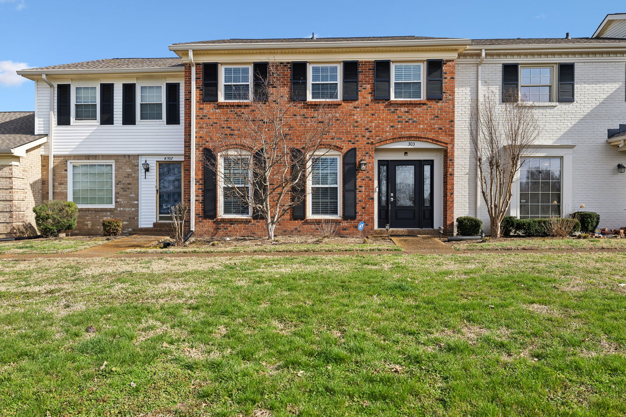 8300 Sawyer Brown Rd Property Photo 1