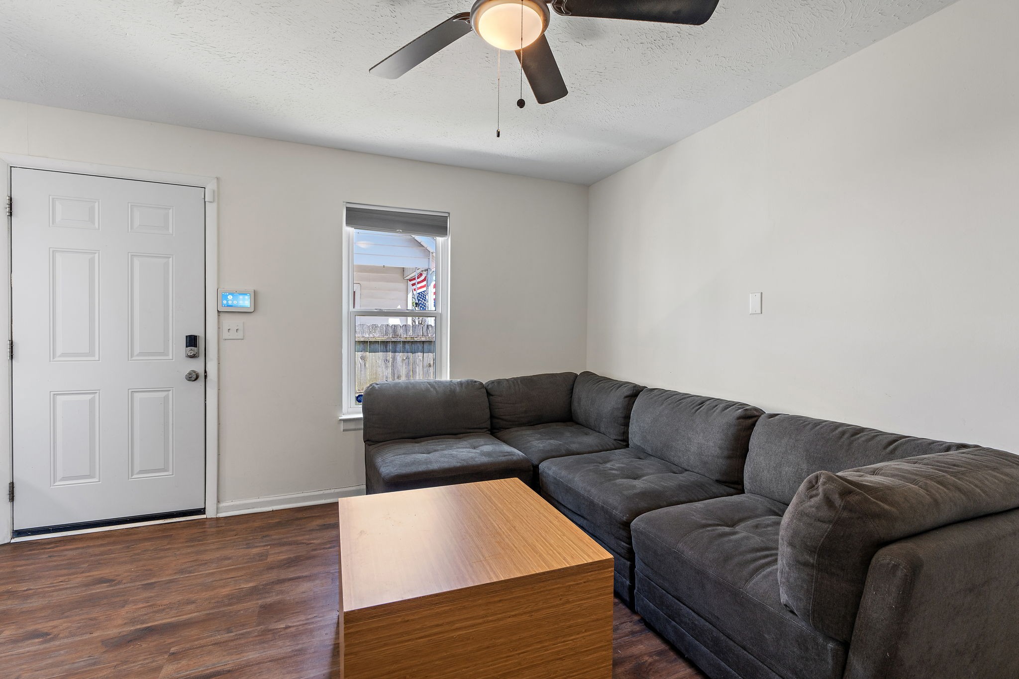 407 Edwin St Property Photo 5