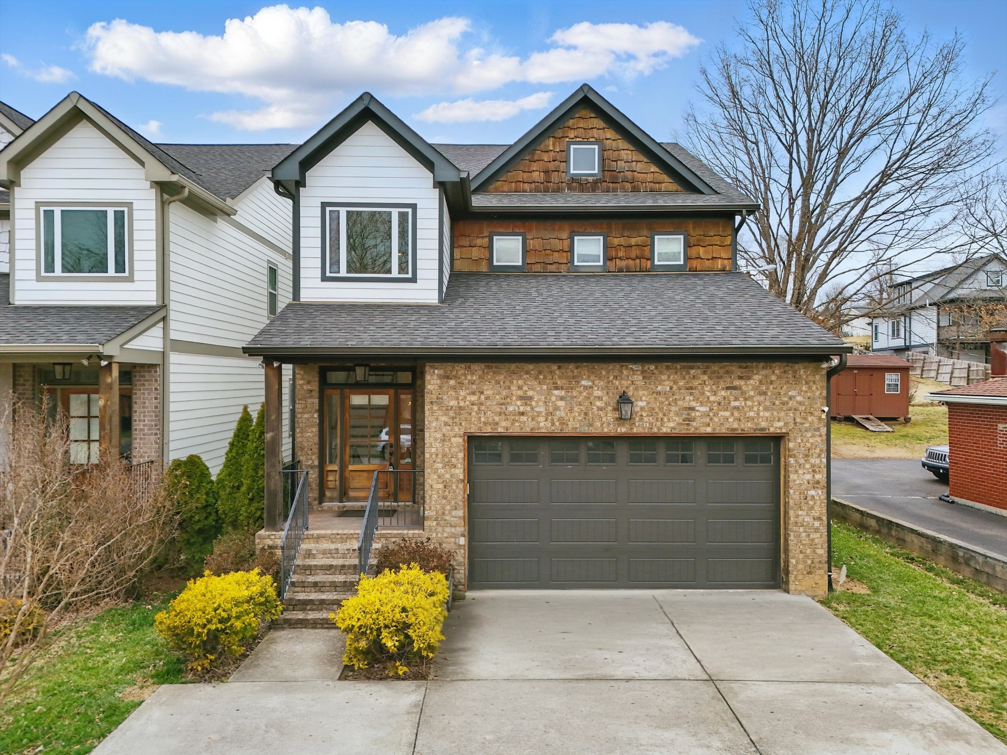 2704 Barclay Dr Property Photo 1