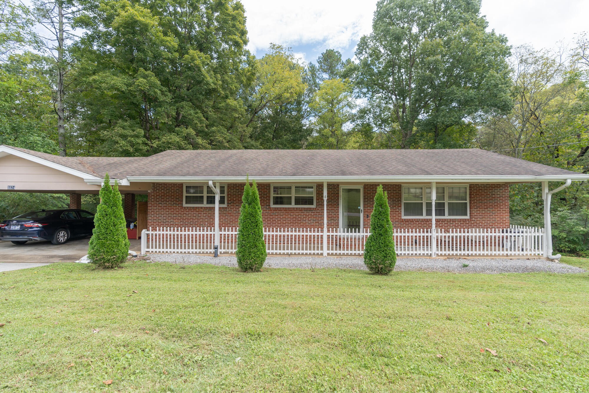 5574 Tallant Road Property Photo