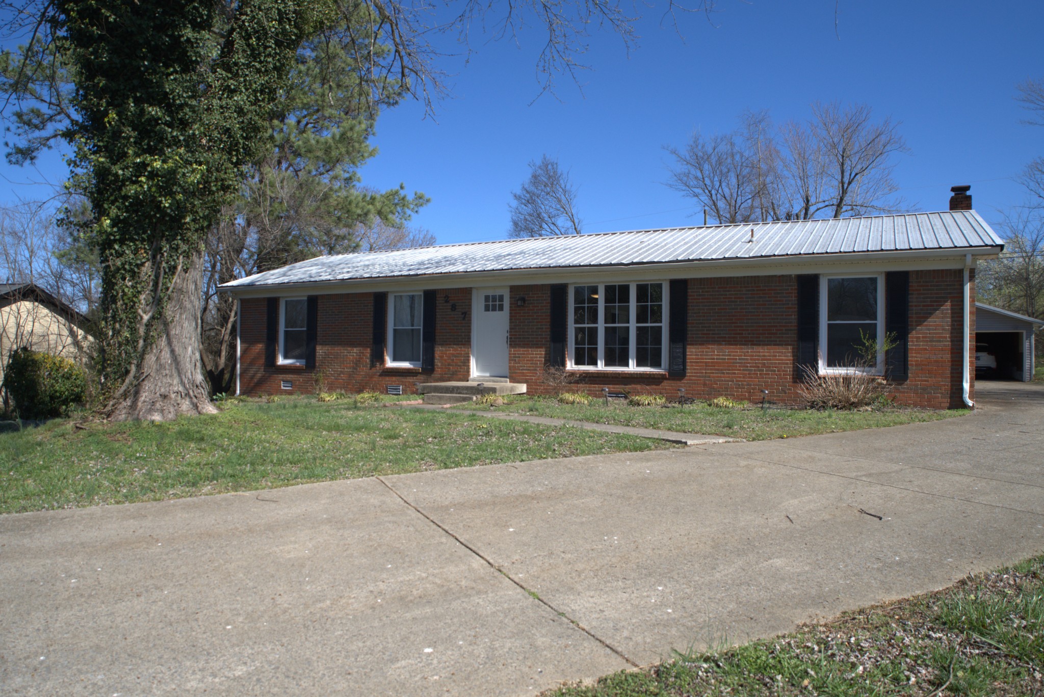 287 Melinda Dr Property Photo 1