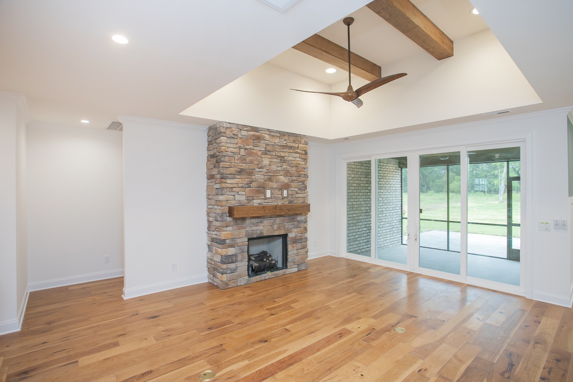 1530 Shalom St Property Photo