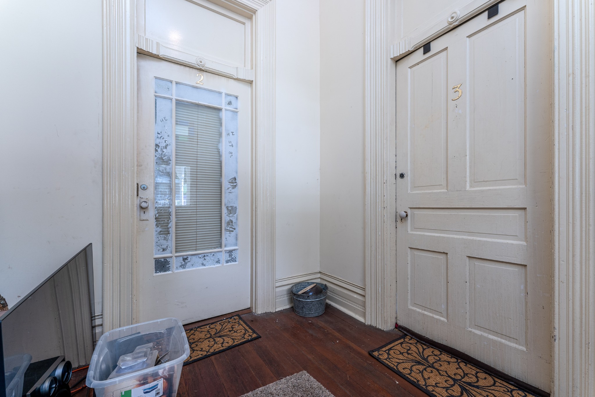 322 W 12th St Property Photo 8