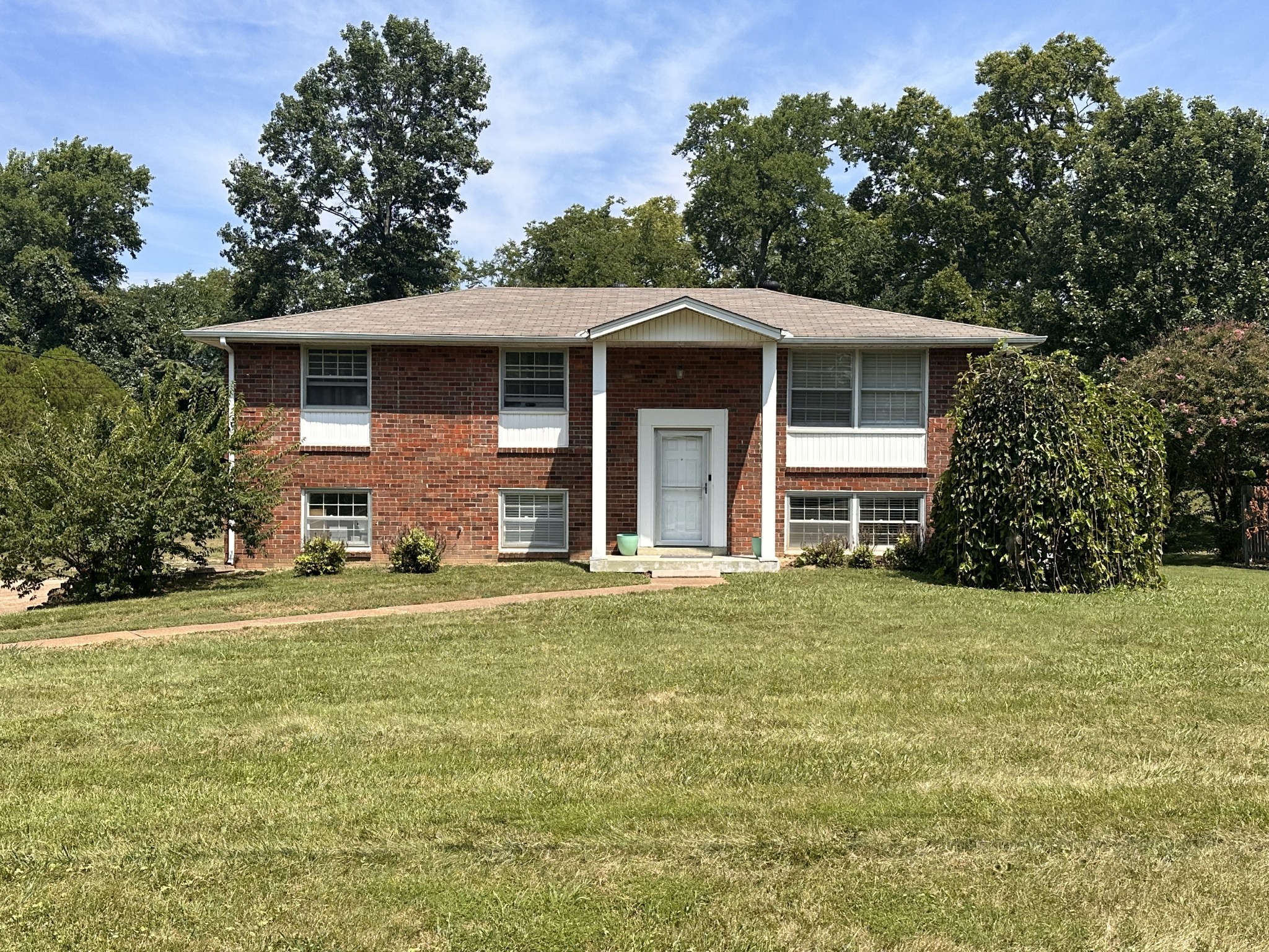 9006 Forest Lawn Dr Property Photo