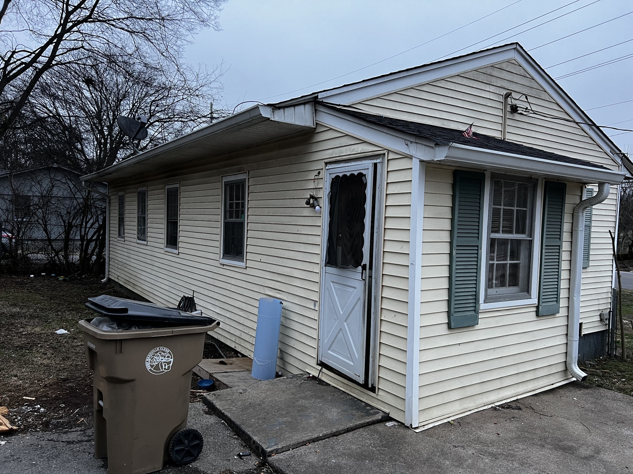 220 Myatt Dr Property Photo 3