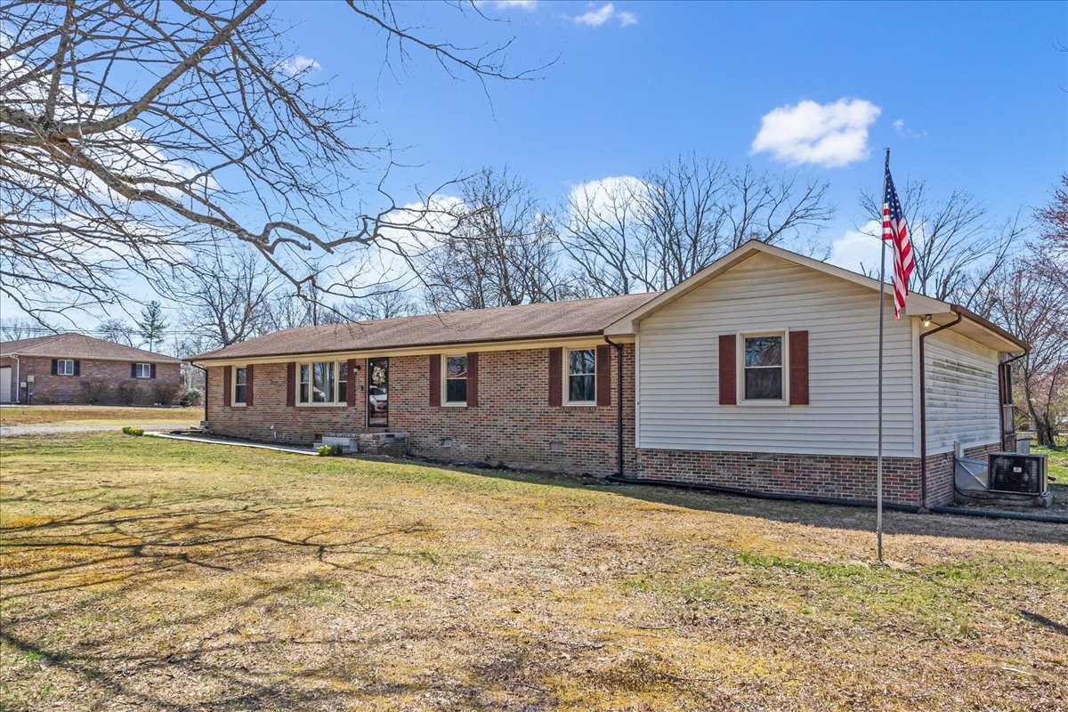 499 Ridgewood Dr Property Photo