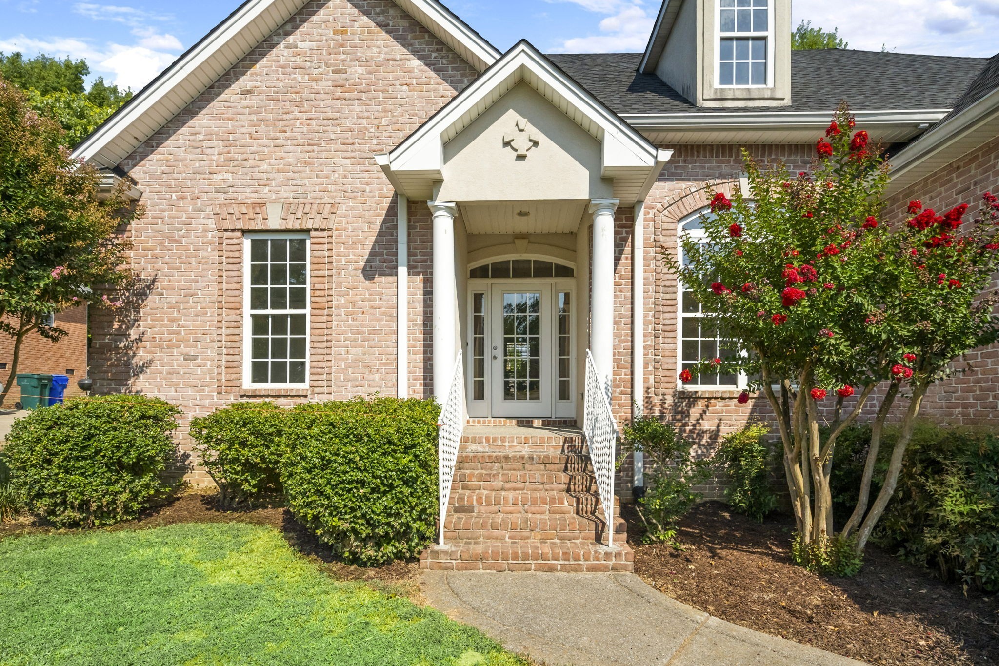 201 Fieldstone Dr Property Photo