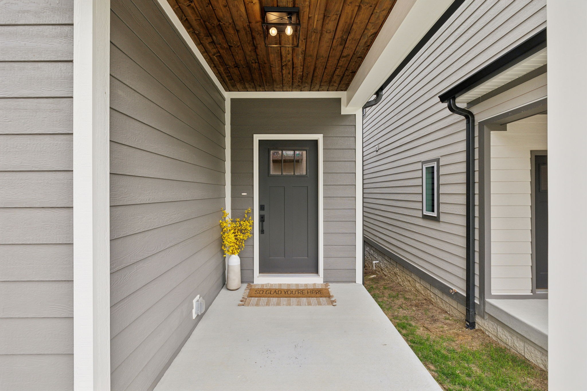 2111 Chadwell Retreat Dr Property Photo 2