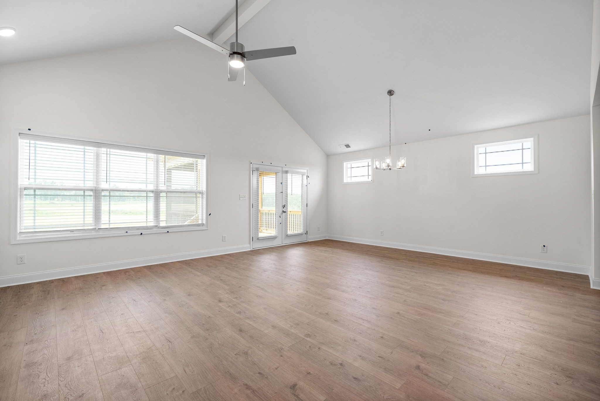 1239 Iris Glen Dr Property Photo 4