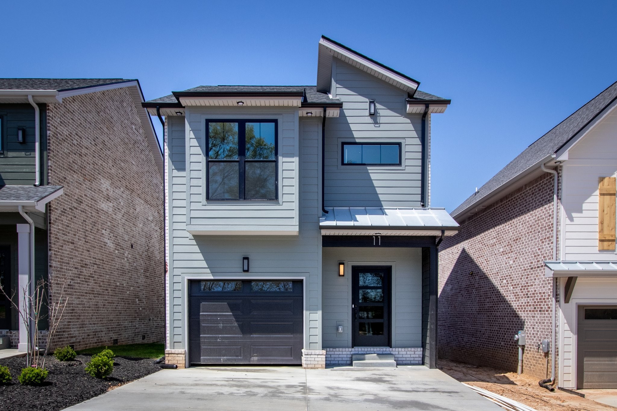 11 Dutch Drive Property Photo 1