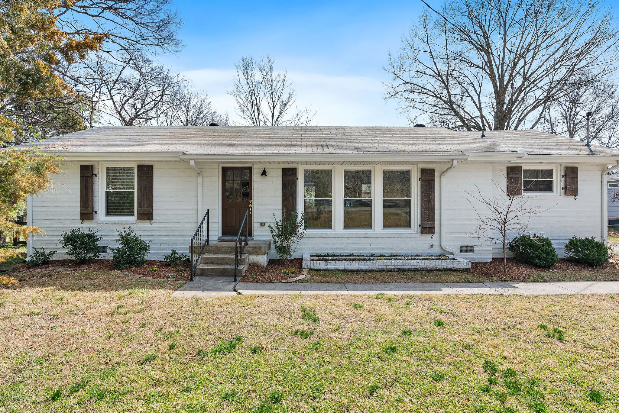 415 Barrywood Dr Property Photo