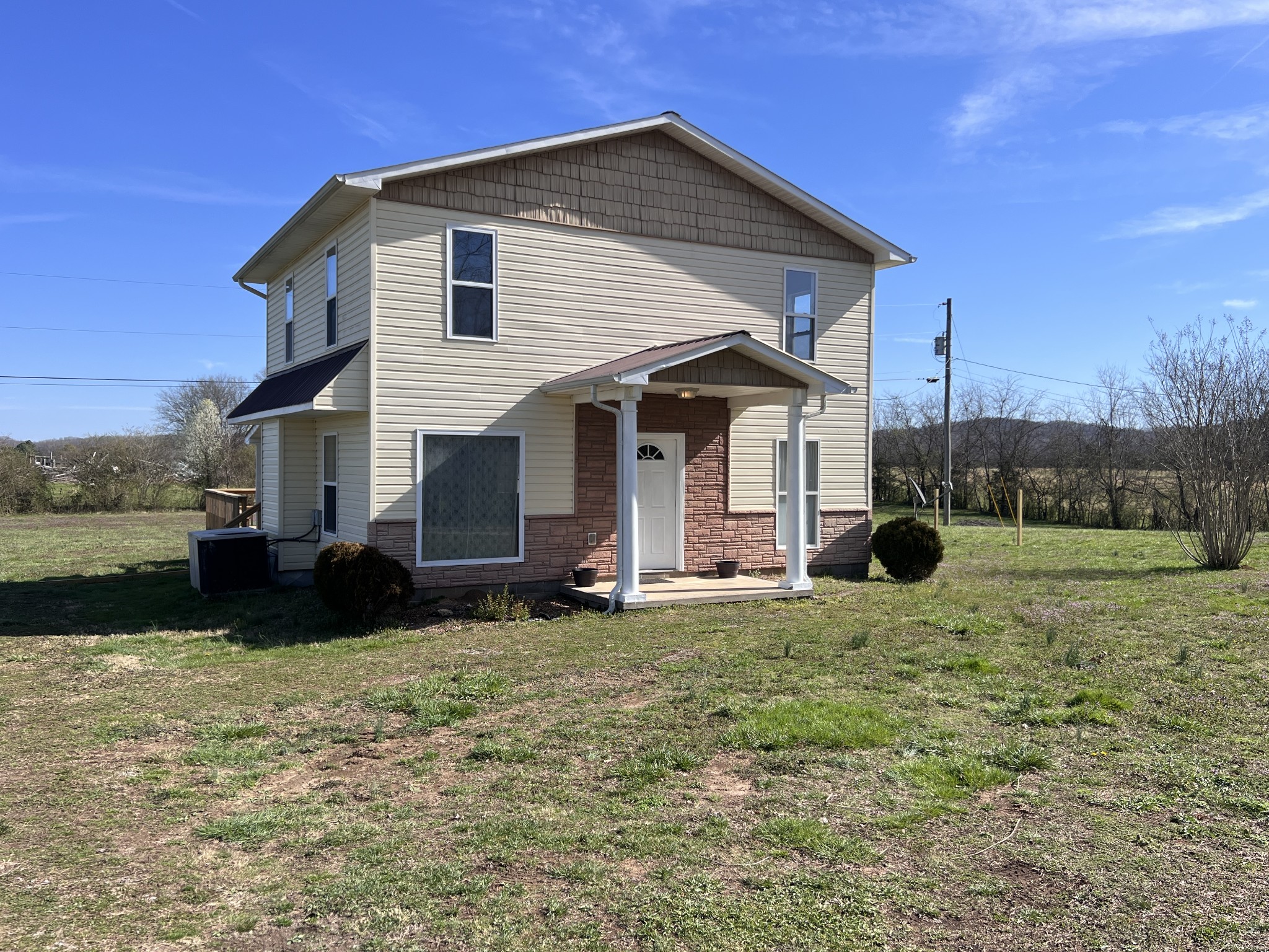 99 Clayton Dr Property Photo