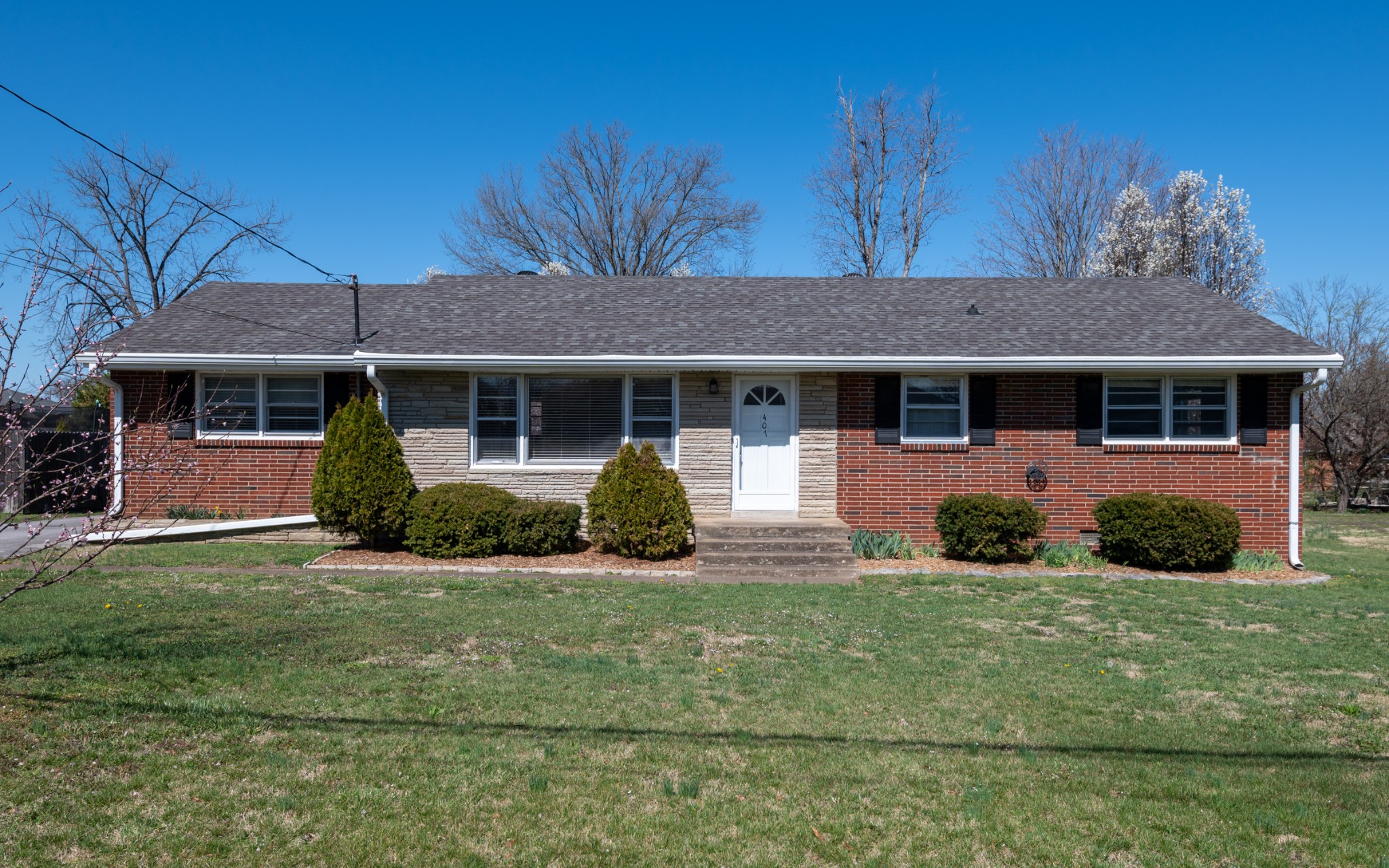407 Eastland Ave Property Photo 1