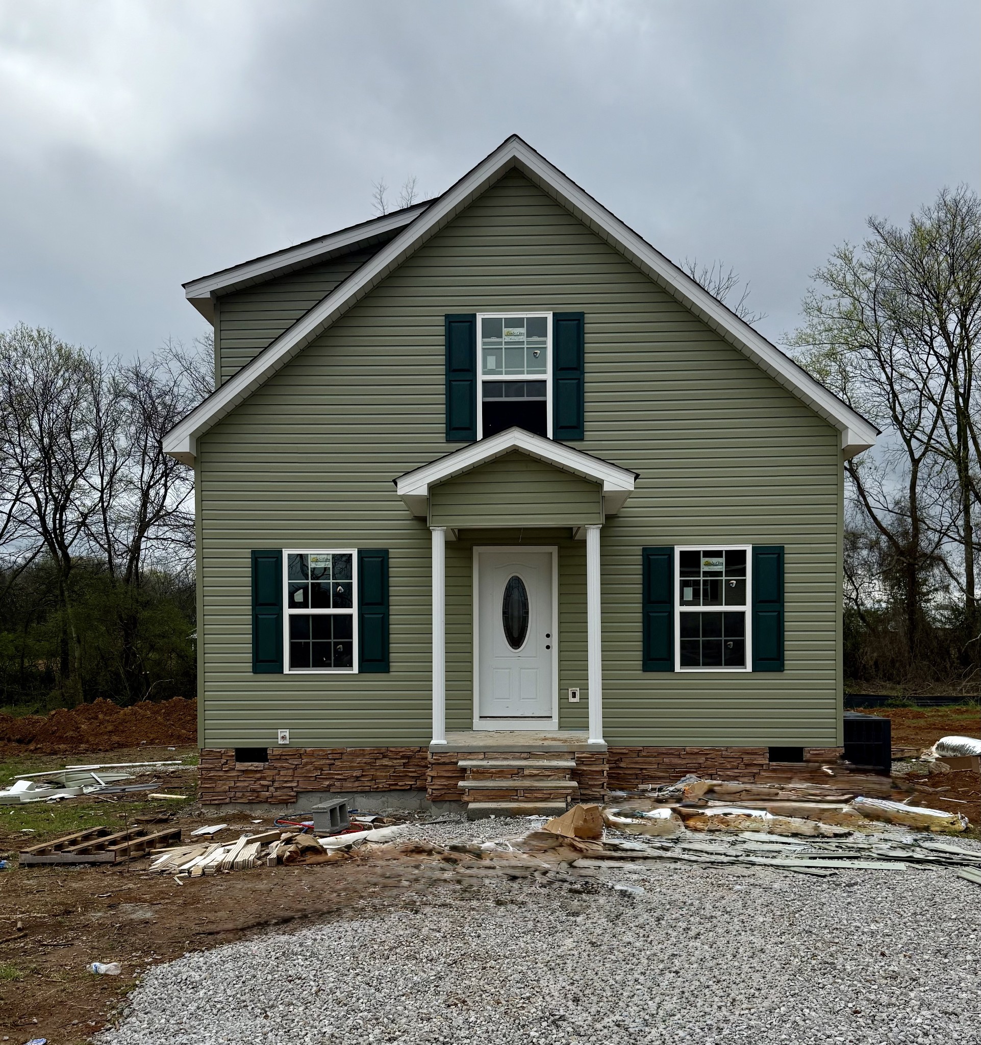 170 Hesselly Rd Property Photo