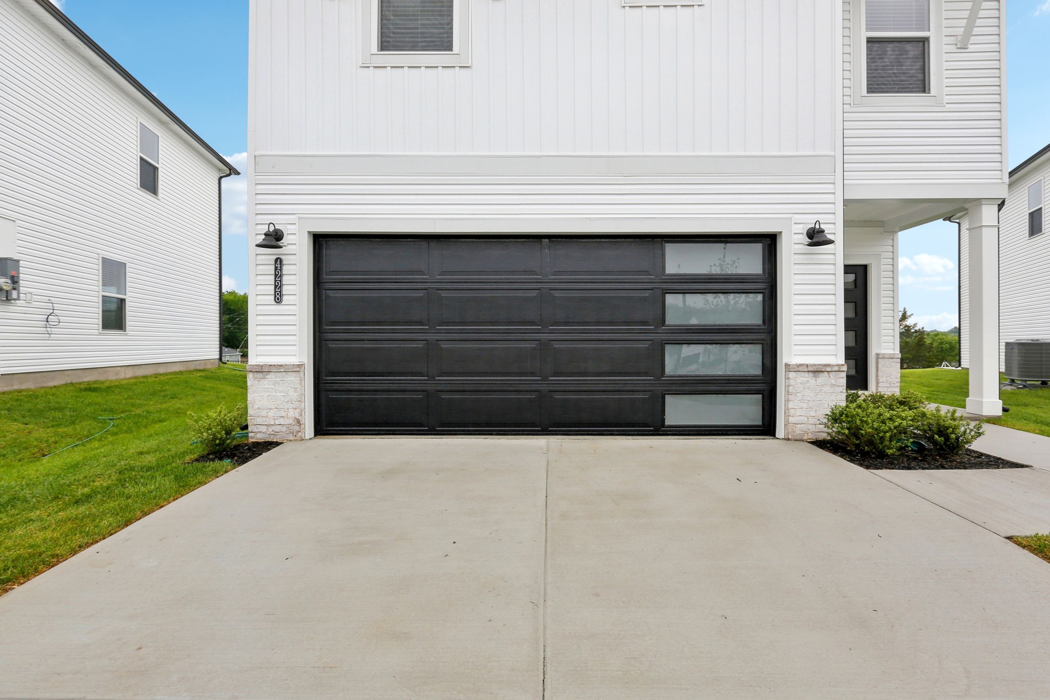 4228 Skyridge Dr Property Photo 4